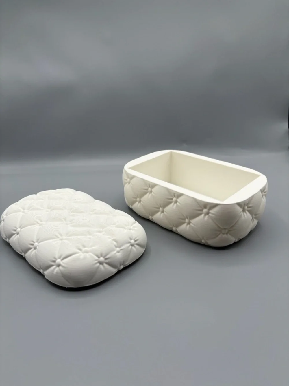 Source Unknown White Quilted Jewelry / Makeup Storage Box